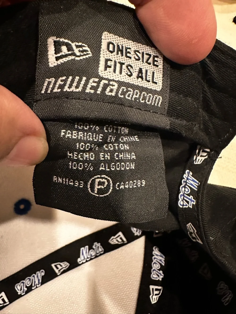 New Era Black & White New York Mets Interior Logo Hat